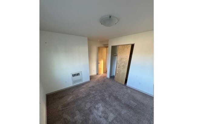 Photo - 3386 Sharatin Rd