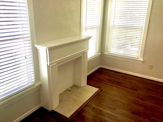 Photo - 2565 Rogers Ave