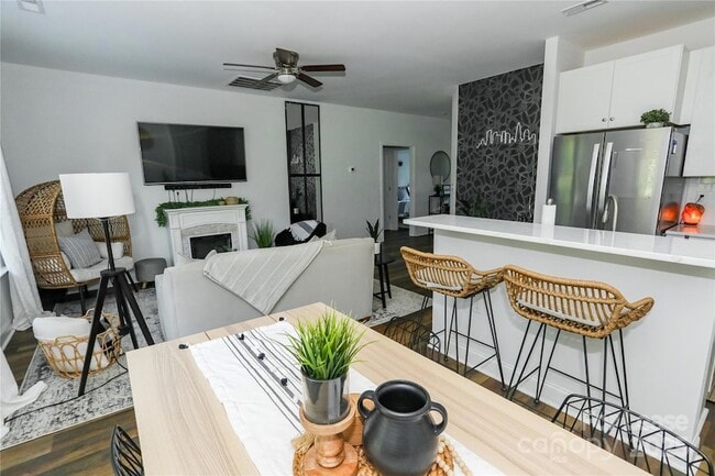 Photo - 2734 Kendrick Ave