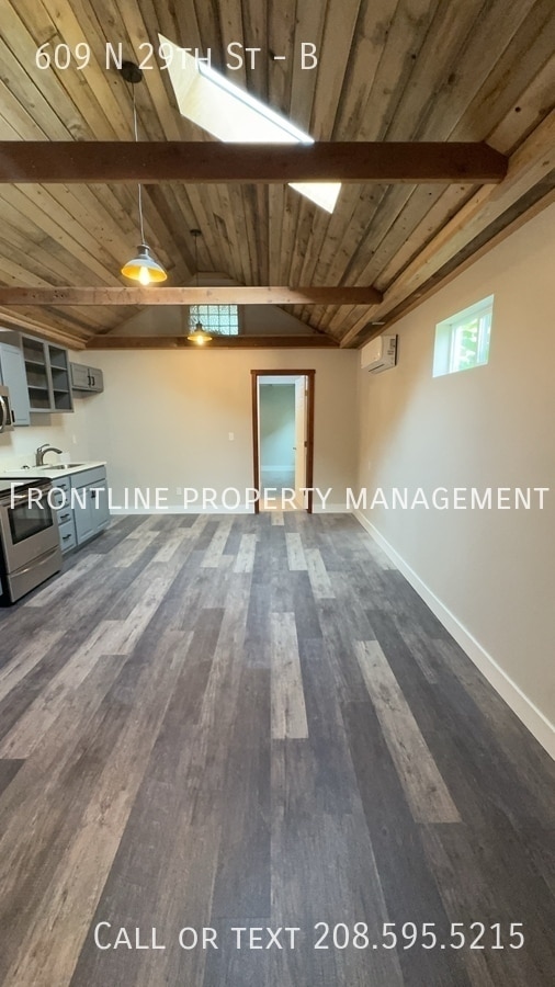 Building Photo - 609 N 29th St Unit B Rental