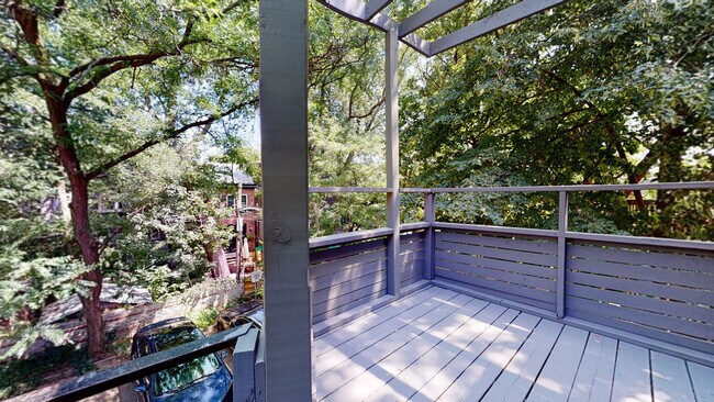 Photo - 1065 Bathurst St