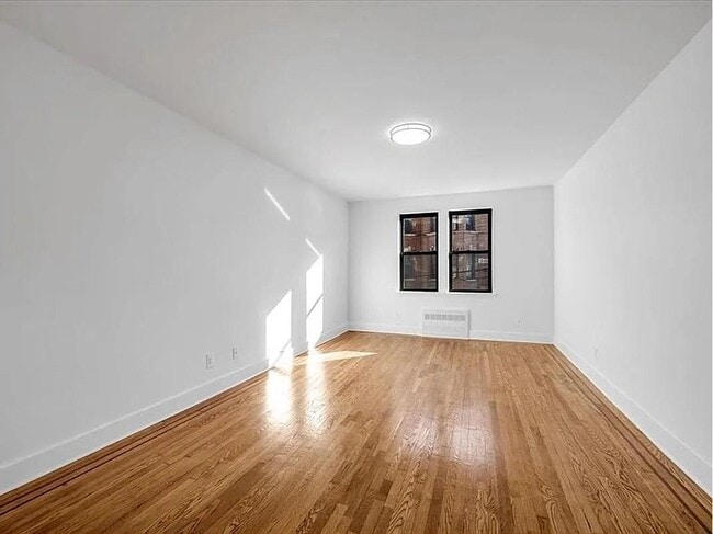 Photo - 40-05 Ithaca St