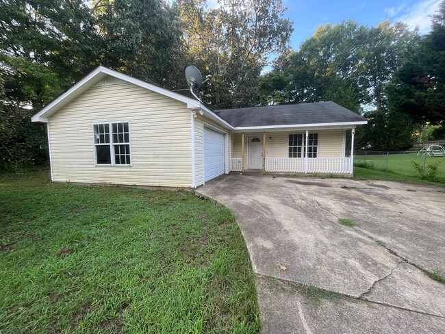 3 Bedrooms, 2 Bathrooms - Home in West Rome! - 3 Bedrooms, 2 Bathrooms - Home in West Rome!