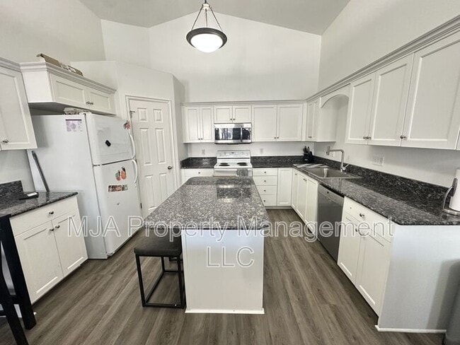 Photo - 4207 Pilgrim Cir W