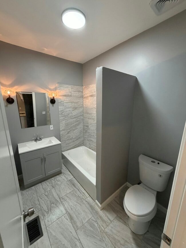Photo - 3295 W 44th St