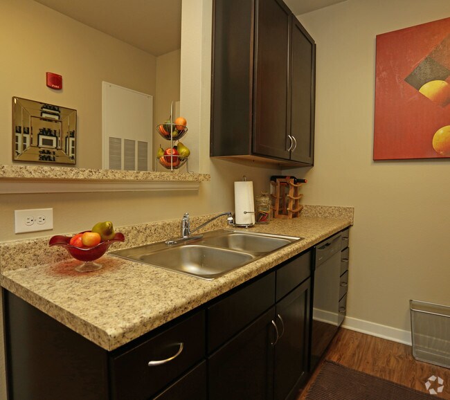 The Muses Apartment Homes For In New Orleans La Com