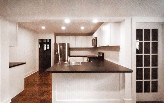 Building Photo - 230 Tecumseh Rd Rental