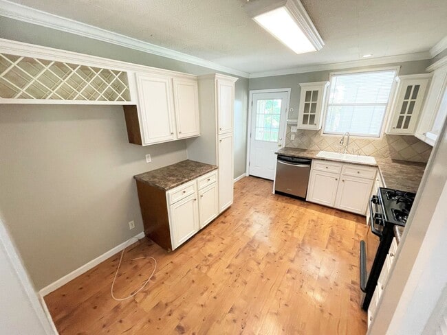 Photo - 2512 Ave A