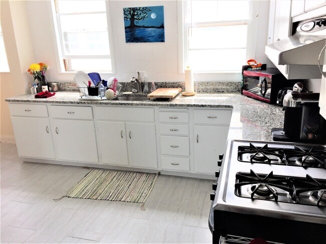 Building Photo - 55 Fairmount Ave Unit 3