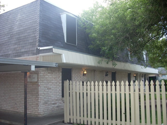 1806 Avenida Lawndale - 1808 Lawndale Ave Unidad Cornerstone Apt Homes