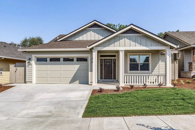 Newer three bed, 2 bath Craftsman Style ho... - Newer three bed, 2 bath Craftsman Style ho... House