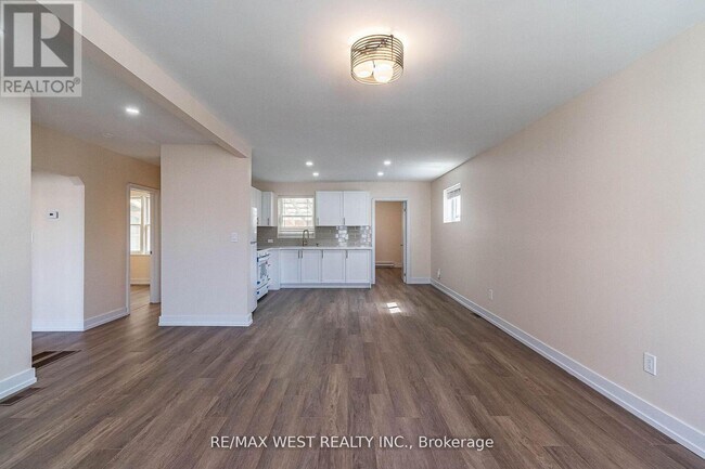 Photo - 7 Highland Hill