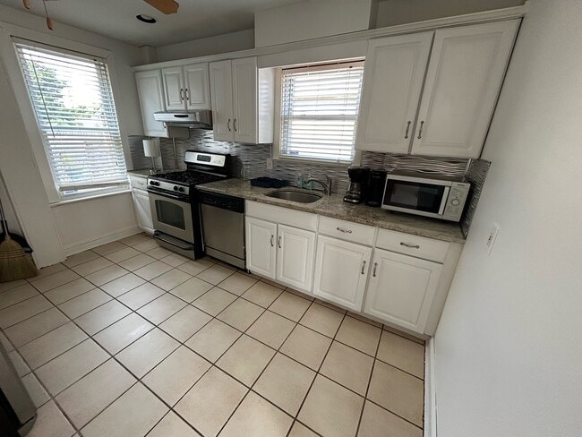 Photo - 612 Sylvania Ave