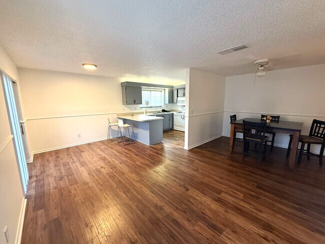 Photo - 1406 Park Shore Cir