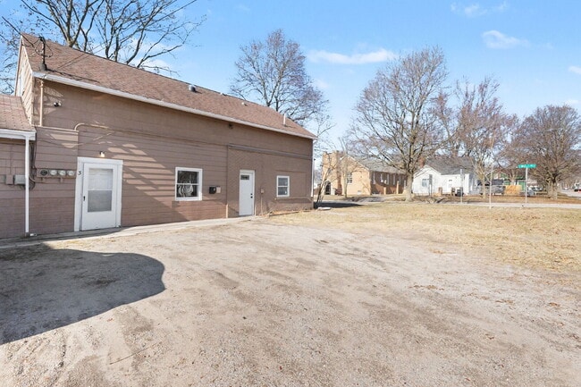 Photo - Updated 1 Bedroom Rental Close To Downtown $850/month Unit 3