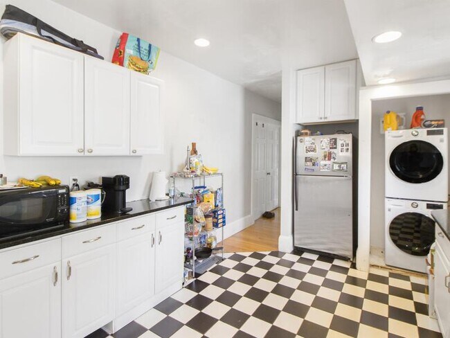 Photo - 17 Allen St Unit 2