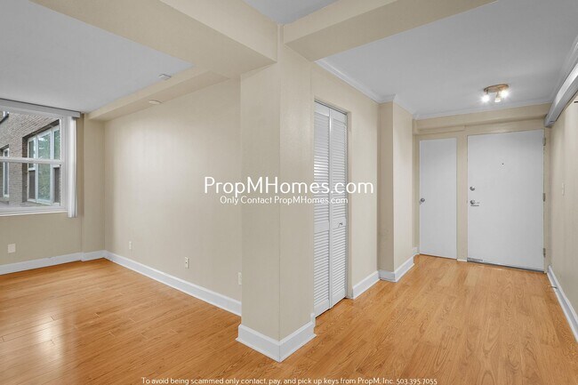 Photo - Chic Studio Retreat in the West Hills – Fo... Unidad 505