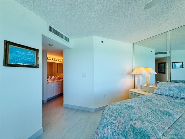 Building Photo - 8800 S Ocean Dr Unit 806