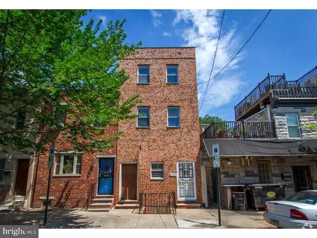 Building Photo - 2209 Carpenter St Rental