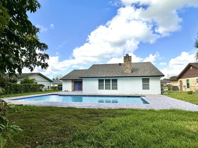 Photo - 127 Cordoba Cir