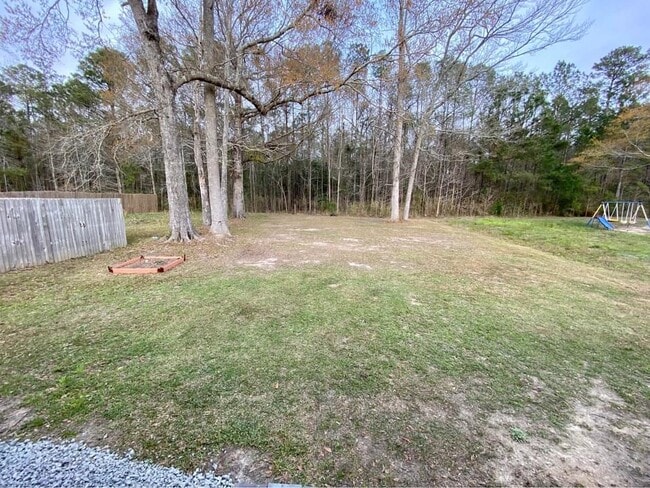 Photo - 67 Shamrock Dr SW