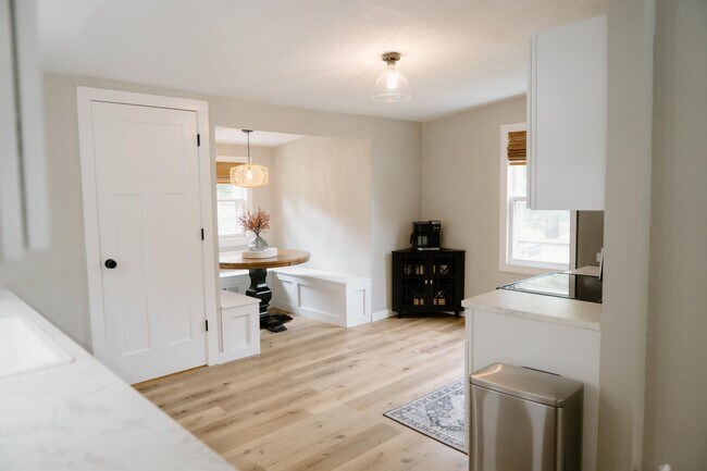 Photo - 206 State Ave