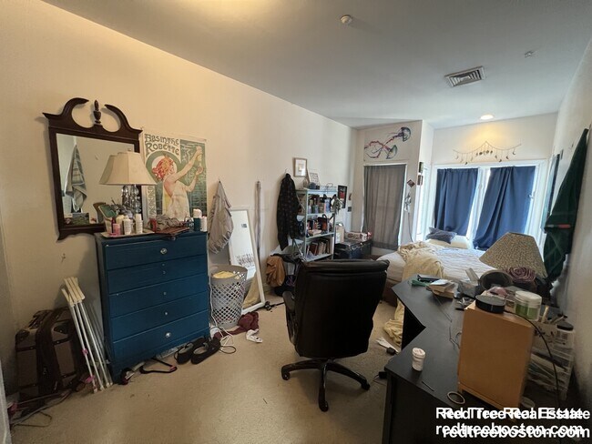 Photo - 8-10 Glencoe St. Unit 5 Unidad 5