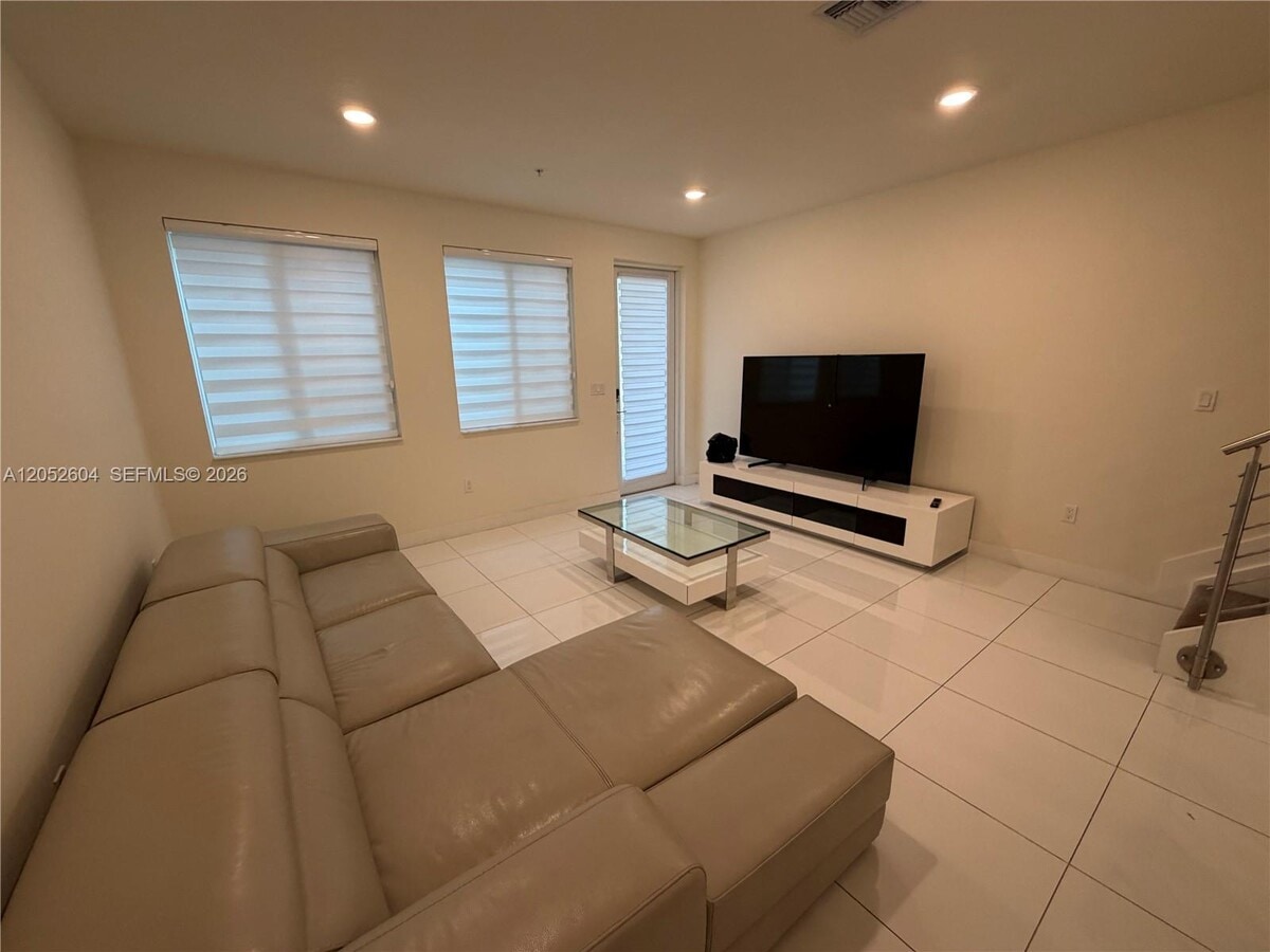 Photo - 6401 NW 103rd Pl Unit 103