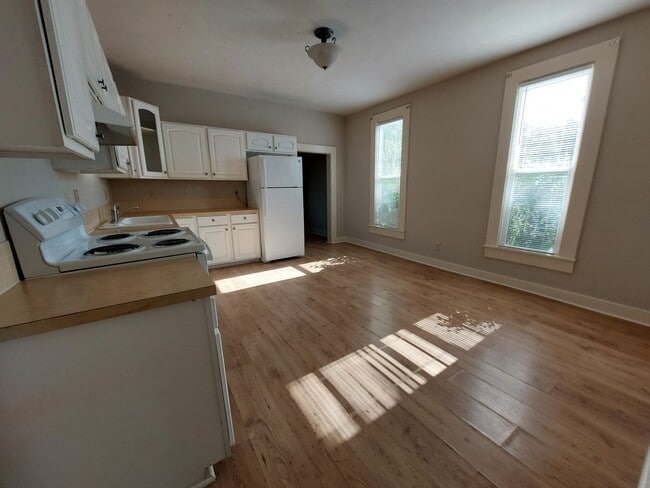 Photo - Gorgeous 3 bedroom, 1 bath home south of Haysville