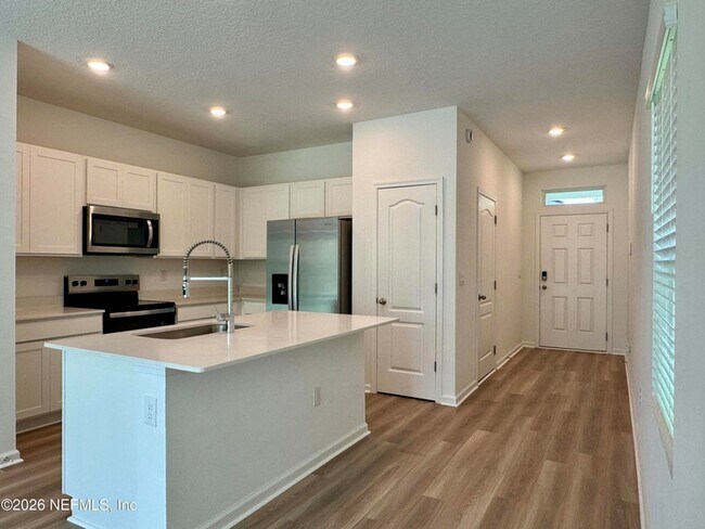 Photo - 5989 Ortega Lk Dr