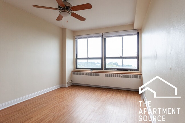 Photo - 4180 N Marine Dr Unit 507