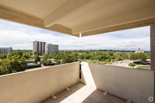 1HAB, 1BA + Estudio - 1387SF - Ver - High Country House Apartments
