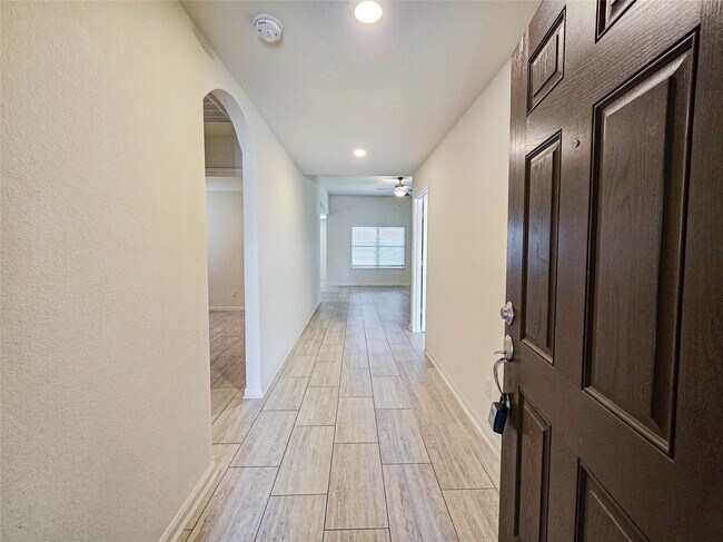 Photo - 332 Lone Mountain Dr