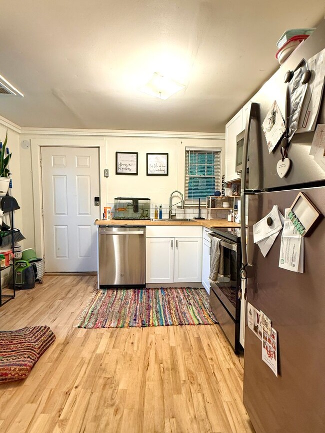51 W Union St Unit 1