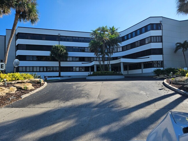 For Annual Rent 2 Bedroom 2 Bath Updated B... - For Annual Rent 2 Bedroom 2 Bath Updated B... Rental