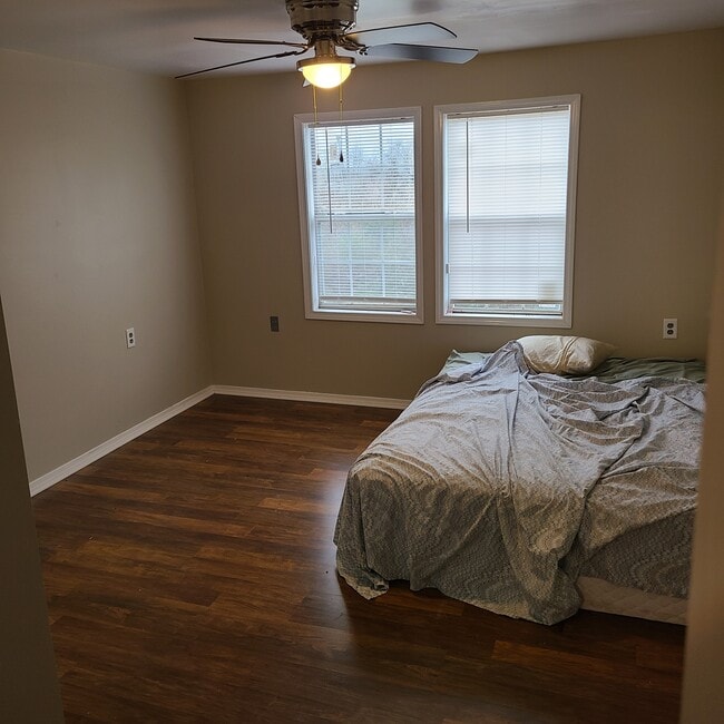 Photo - 810 Kyle St