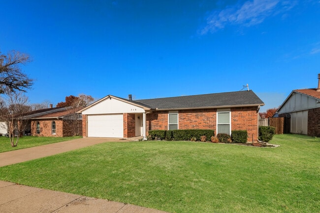 Photo - 719 Wandering Way Dr