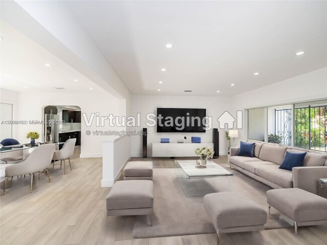 Photo - 330 SW 27th Rd
