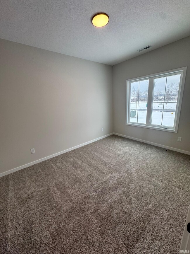 Photo - 1072 Emilee Ct