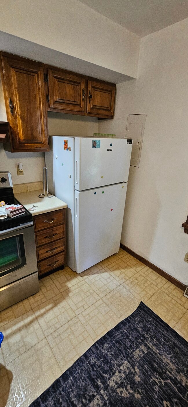 Building Photo - 636 Chicora Rd Unit Appt 2 Rental