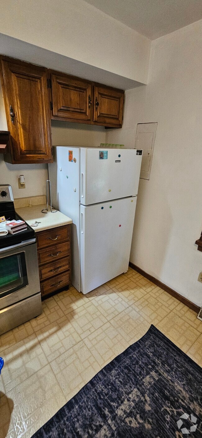 Building Photo - 636 Chicora Rd Unit Appt 2 Rental