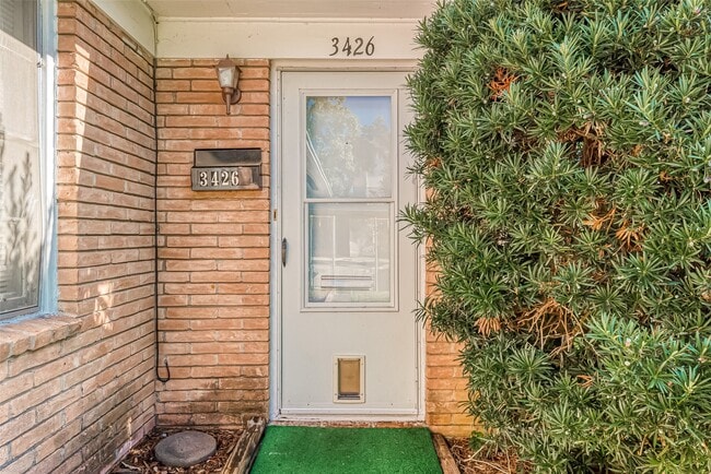 Photo - 3426 Bradford St