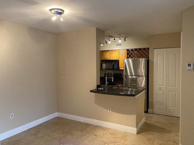 Photo - 2850 N Oakland Forest Dr House