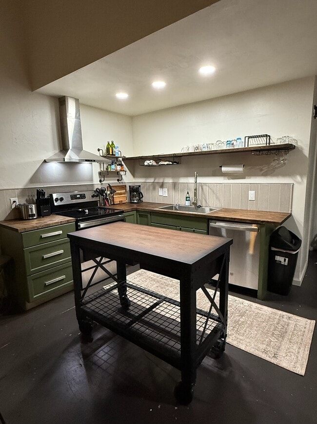 Photo - 301 S Lipona Rd