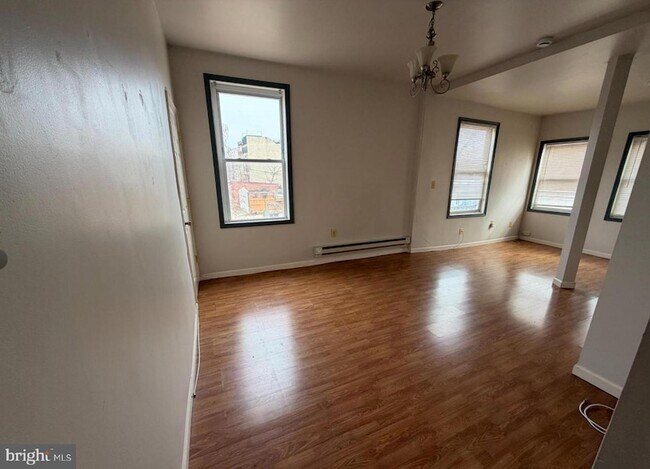 Photo - 600 Keefer Pl NW