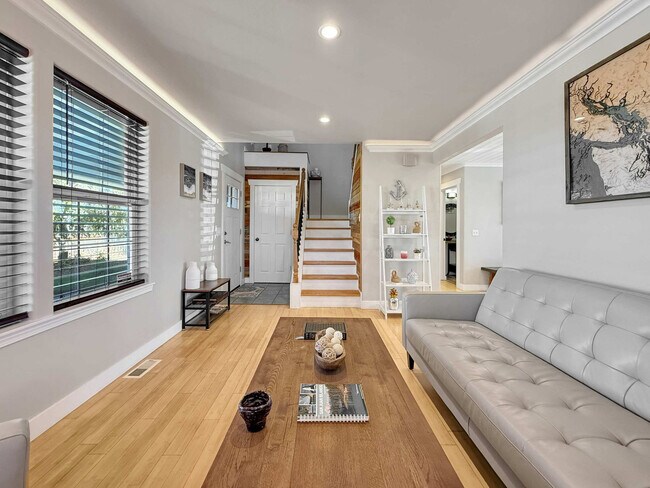 Photo - 237 W Alder St Unit ID1336271P