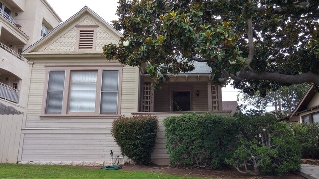 3665-3669 1st Ave.