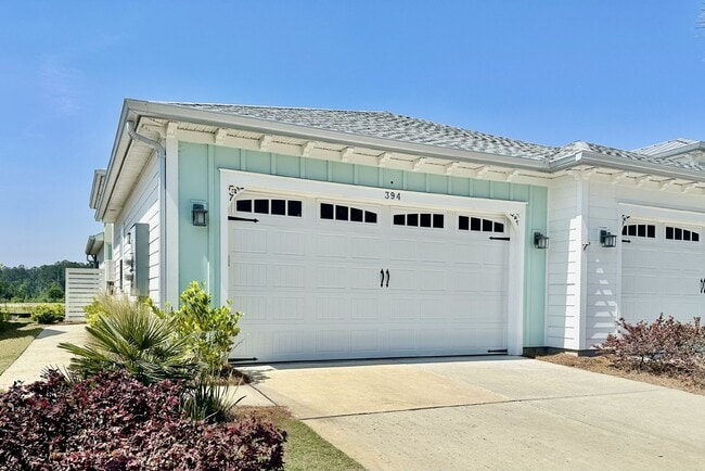 Building Photo - Beautiful Designed Two Bedroom Home in Margaritaville