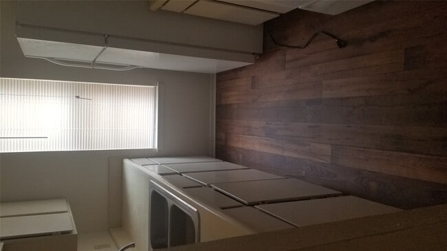 Photo - 1107 Whitney Pl Dr