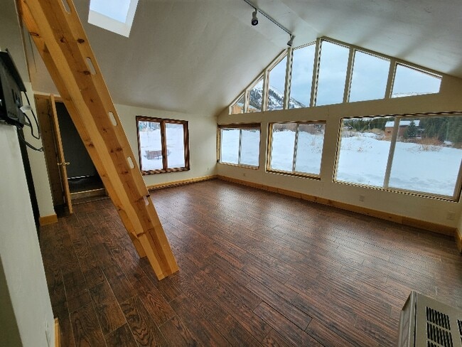 Building Photo - 146 Yonley